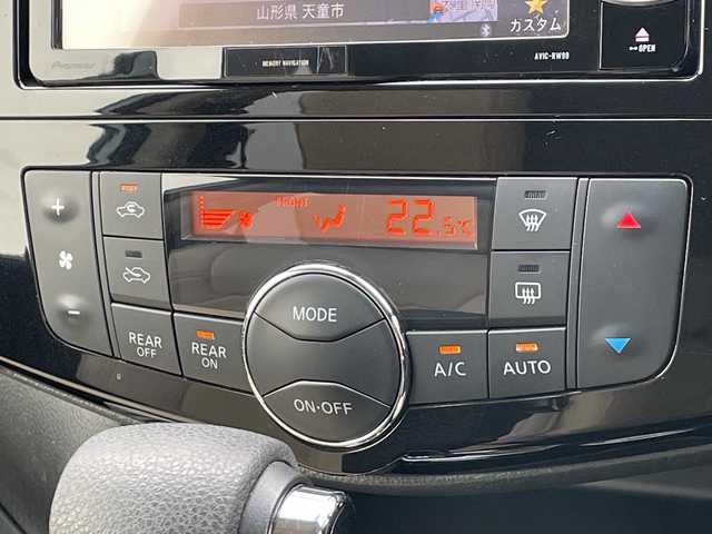 日産 セレナ HWS S HV Vセレ +SeftyⅡ 山形県 2016(平28)年 7.4万km ブルームーンホワイトP エマージェンシーブレーキ/車線逸脱警報/横滑り防止装置/社外ナビ（フルセグ/DVD/CD/BT）/全周囲カメラ/両側パワースライド/ビルトインETC/ドライブレコーダー/アイドリングストップ/クルーズコントロール/純正アルミホイール/冬タイヤ車載/白レザー調シートカバー/プッシュスタート