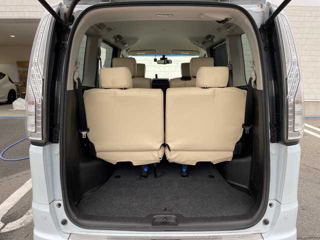 日産 セレナ HWS S HV Vセレ +SeftyⅡ 山形県 2016(平28)年 7.4万km ブルームーンホワイトP エマージェンシーブレーキ/車線逸脱警報/横滑り防止装置/社外ナビ（フルセグ/DVD/CD/BT）/全周囲カメラ/両側パワースライド/ビルトインETC/ドライブレコーダー/アイドリングストップ/クルーズコントロール/純正アルミホイール/冬タイヤ車載/白レザー調シートカバー/プッシュスタート