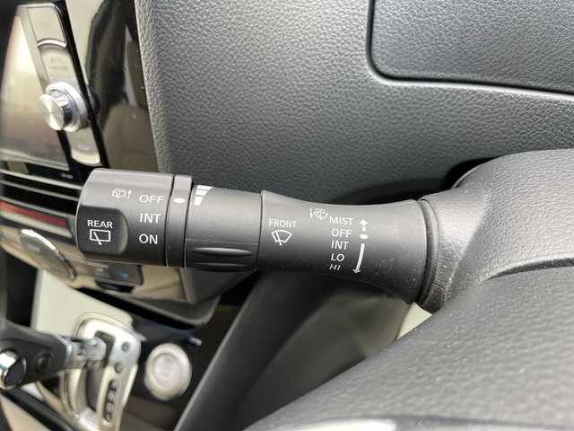 日産 セレナ HWS S HV Vセレ +SeftyⅡ 山形県 2016(平28)年 7.4万km ブルームーンホワイトP エマージェンシーブレーキ/車線逸脱警報/横滑り防止装置/社外ナビ（フルセグ/DVD/CD/BT）/全周囲カメラ/両側パワースライド/ビルトインETC/ドライブレコーダー/アイドリングストップ/クルーズコントロール/純正アルミホイール/冬タイヤ車載/白レザー調シートカバー/プッシュスタート