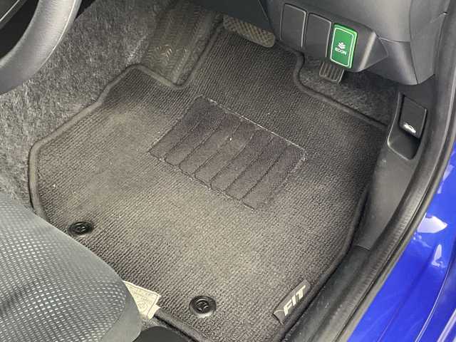 ホンダ フィット G スマートセレクション 群馬県 2012(平24)年 2.3万km アズールブルーメタリック 禁煙車　純正モニター付きCDデッキ　ステアリングスイッチ　ETC　オートライト　バックカメラ　前後ドライブレコーダー　スマートキー　電動格納ミラー　純正フロアマット　横滑り防止装置　盗難防止装置