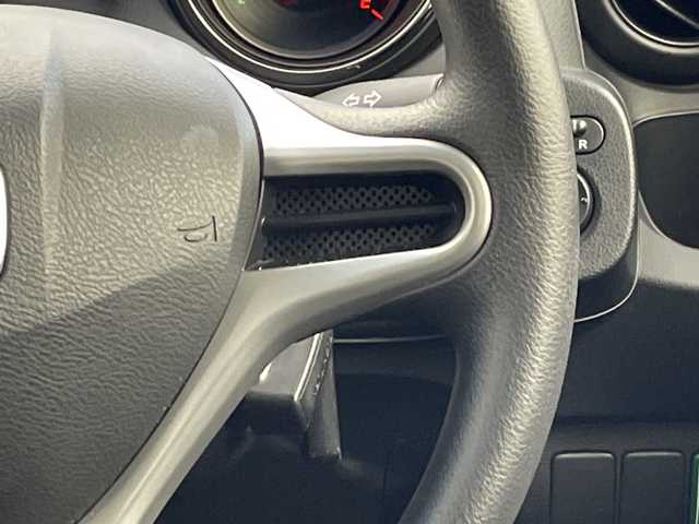 ホンダ フィット G スマートセレクション 群馬県 2012(平24)年 2.3万km アズールブルーメタリック 禁煙車　純正モニター付きCDデッキ　ステアリングスイッチ　ETC　オートライト　バックカメラ　前後ドライブレコーダー　スマートキー　電動格納ミラー　純正フロアマット　横滑り防止装置　盗難防止装置