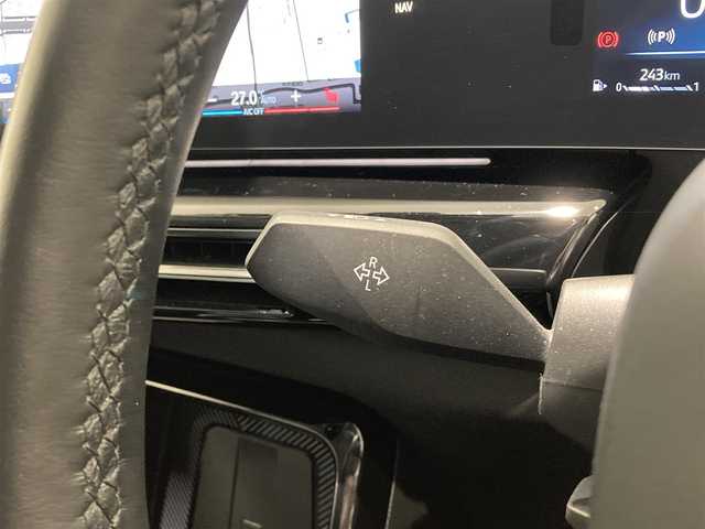 ＢＭＷ ＢＭＷ Ｘ１ xDrive 20i Xライン 熊本県 2023(令5)年 2.8万km サファイアブラックP ・スマートキー/・プッシュスタート/・インテリジェントセーフティ/・パーキングアシスト/・PDC自動起動/・アクティブPDC緊急ブレーキ/・ヒルディセントコントロール/・ハイビームアシスト/・クルーズコントロール(追従式)/・黒革シート/・前席パワーシート/・前席シートヒーター/・純正メモリナビ/　【Bluetooth・USB・AppleCarPlay】/・全方位カメラ/・ETC/・ワイヤレス充電/・ドライブレコーダー(前後録画)/・パワーバックドア/・LEDヘッドランプ/・純正マット