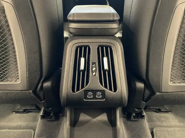 ＢＭＷ ＢＭＷ Ｘ１ xDrive 20i Xライン 熊本県 2023(令5)年 2.8万km サファイアブラックP ・スマートキー/・プッシュスタート/・インテリジェントセーフティ/・パーキングアシスト/・PDC自動起動/・アクティブPDC緊急ブレーキ/・ヒルディセントコントロール/・ハイビームアシスト/・クルーズコントロール(追従式)/・黒革シート/・前席パワーシート/・前席シートヒーター/・純正メモリナビ/　【Bluetooth・USB・AppleCarPlay】/・全方位カメラ/・ETC/・ワイヤレス充電/・ドライブレコーダー(前後録画)/・パワーバックドア/・LEDヘッドランプ/・純正マット