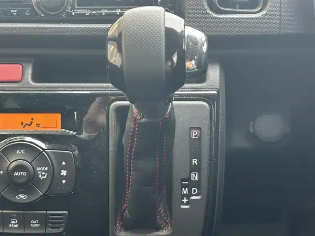 スズキ アルト ワークス 静岡県 2016(平28)年 2.3万km パールホワイト エンジンスタートボタン/パワーステアリング/パワーウィンドウ/パドルシフト/アイドリングストップ/オートエアコン/スマートキー/スペアキー1本/純正フロアマット/純正アルミホイール/布シート/ABS/横滑り防止装置/盗難防止装置/オートライト/キセノン/Wエアバッグ/衝突軽減システム