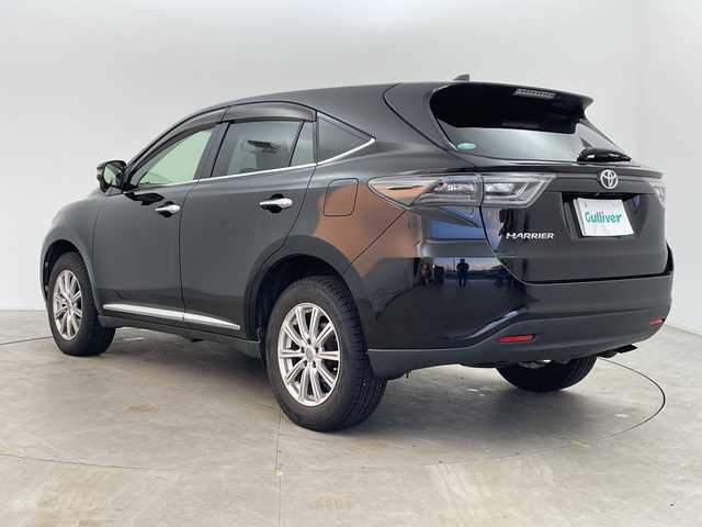 トヨタ ハリアー エレガンス 富山県 2017(平29)年 5.3万km ブラック ALPINE9型ナビ（AM/FM/BT/DVD/フルセグ）/バックカメラ/ドライブレコーダー/ETC/ハーフレザーシート/D席パワーシート/横滑り防止装置/アイドリングストップ/純正アルミホイール付夏タイヤ車載有/社外アルミホイール/純正フロアマット/オートLEDライト/フォグライト/革巻きステアリング/ステアリングスイッチ/スマートキー/スペアキー