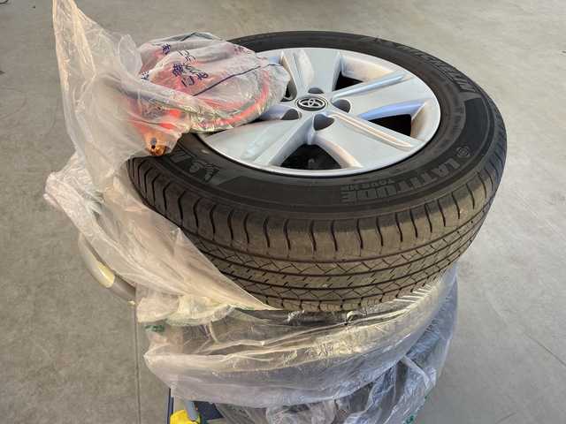 トヨタ ハリアー エレガンス 富山県 2017(平29)年 5.3万km ブラック ALPINE9型ナビ（AM/FM/BT/DVD/フルセグ）/バックカメラ/ドライブレコーダー/ETC/ハーフレザーシート/D席パワーシート/横滑り防止装置/アイドリングストップ/純正アルミホイール付夏タイヤ車載有/社外アルミホイール/純正フロアマット/オートLEDライト/フォグライト/革巻きステアリング/ステアリングスイッチ/スマートキー/スペアキー