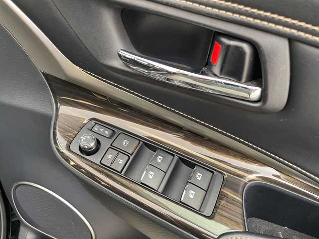 トヨタ ハリアー エレガンス 富山県 2017(平29)年 5.3万km ブラック ALPINE9型ナビ（AM/FM/BT/DVD/フルセグ）/バックカメラ/ドライブレコーダー/ETC/ハーフレザーシート/D席パワーシート/横滑り防止装置/アイドリングストップ/純正アルミホイール付夏タイヤ車載有/社外アルミホイール/純正フロアマット/オートLEDライト/フォグライト/革巻きステアリング/ステアリングスイッチ/スマートキー/スペアキー