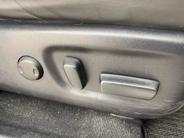 トヨタ ハリアー エレガンス 富山県 2017(平29)年 5.3万km ブラック ALPINE9型ナビ（AM/FM/BT/DVD/フルセグ）/バックカメラ/ドライブレコーダー/ETC/ハーフレザーシート/D席パワーシート/横滑り防止装置/アイドリングストップ/純正アルミホイール付夏タイヤ車載有/社外アルミホイール/純正フロアマット/オートLEDライト/フォグライト/革巻きステアリング/ステアリングスイッチ/スマートキー/スペアキー