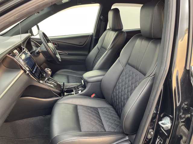 トヨタ ハリアー エレガンス 富山県 2017(平29)年 5.3万km ブラック ALPINE9型ナビ（AM/FM/BT/DVD/フルセグ）/バックカメラ/ドライブレコーダー/ETC/ハーフレザーシート/D席パワーシート/横滑り防止装置/アイドリングストップ/純正アルミホイール付夏タイヤ車載有/社外アルミホイール/純正フロアマット/オートLEDライト/フォグライト/革巻きステアリング/ステアリングスイッチ/スマートキー/スペアキー