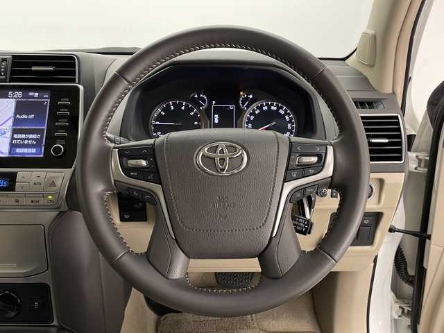 トヨタ ランドクルーザー プラド TX Lパッケージ マットブラED 長野県 2023(令5)年 2.9万km ホワイトパールクリスタルシャイン 純正メモリナビ/Bluetooth/フルセグTV/USB/サンルーフ/パワーシート/シートヒーター/エアシート/クルーズコントロール/全方位カメラ/ビルトインETC2.0/ルーフレール/ドライブレコーダー/純正18インチAW装着/純正フロアマット/ドアバイザー/ステアリングスイッチ/衝突被害軽減システム/横滑り防止装置/先行車発進告知/前後コーナーセンサー/オートライト/オートハイビーム/ヘッドライトウォッシャー/オートライト/フロントフォグ/LEDヘッドライト/スマートキー/スペアキー1本