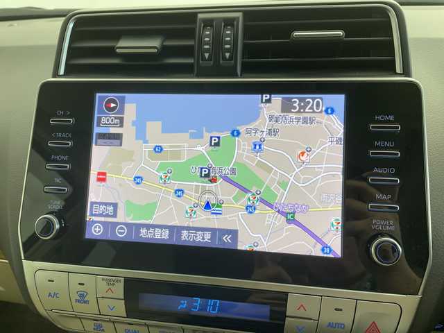 トヨタ ランドクルーザー プラド TX Lパッケージ マットブラED 茨城県 2023(令5)年 2.9万km ホワイトパールクリスタルシャイン 純正メモリナビ/Bluetooth/フルセグTV/USB/サンルーフ/パワーシート/シートヒーター/エアシート/クルーズコントロール/全方位カメラ/ビルトインETC2.0/ルーフレール/ドライブレコーダー/純正18インチAW装着/純正フロアマット/ドアバイザー/ステアリングスイッチ/衝突被害軽減システム/横滑り防止装置/先行車発進告知/前後コーナーセンサー/オートライト/オートハイビーム/ヘッドライトウォッシャー/オートライト/フロントフォグ/LEDヘッドライト/スマートキー/スペアキー1本