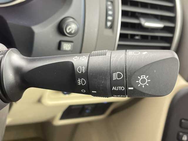 トヨタ ランドクルーザー プラド TX Lパッケージ マットブラED 茨城県 2023(令5)年 2.9万km ホワイトパールクリスタルシャイン 純正メモリナビ/Bluetooth/フルセグTV/USB/サンルーフ/パワーシート/シートヒーター/エアシート/クルーズコントロール/全方位カメラ/ビルトインETC2.0/ルーフレール/ドライブレコーダー/純正18インチAW装着/純正フロアマット/ドアバイザー/ステアリングスイッチ/衝突被害軽減システム/横滑り防止装置/先行車発進告知/前後コーナーセンサー/オートライト/オートハイビーム/ヘッドライトウォッシャー/オートライト/フロントフォグ/LEDヘッドライト/スマートキー/スペアキー1本