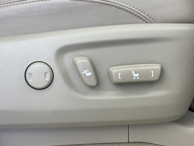 トヨタ ランドクルーザー プラド TX Lパッケージ マットブラED 茨城県 2023(令5)年 2.9万km ホワイトパールクリスタルシャイン 純正メモリナビ/Bluetooth/フルセグTV/USB/サンルーフ/パワーシート/シートヒーター/エアシート/クルーズコントロール/全方位カメラ/ビルトインETC2.0/ルーフレール/ドライブレコーダー/純正18インチAW装着/純正フロアマット/ドアバイザー/ステアリングスイッチ/衝突被害軽減システム/横滑り防止装置/先行車発進告知/前後コーナーセンサー/オートライト/オートハイビーム/ヘッドライトウォッシャー/オートライト/フロントフォグ/LEDヘッドライト/スマートキー/スペアキー1本