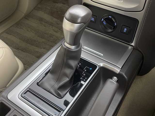 トヨタ ランドクルーザー プラド TX Lパッケージ マットブラED 茨城県 2023(令5)年 2.9万km ホワイトパールクリスタルシャイン 純正メモリナビ/Bluetooth/フルセグTV/USB/サンルーフ/パワーシート/シートヒーター/エアシート/クルーズコントロール/全方位カメラ/ビルトインETC2.0/ルーフレール/ドライブレコーダー/純正18インチAW装着/純正フロアマット/ドアバイザー/ステアリングスイッチ/衝突被害軽減システム/横滑り防止装置/先行車発進告知/前後コーナーセンサー/オートライト/オートハイビーム/ヘッドライトウォッシャー/オートライト/フロントフォグ/LEDヘッドライト/スマートキー/スペアキー1本