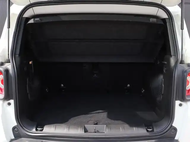 クライスラー・ジープ ジープ レネゲード トレイルホーク 長野県 2018(平30)年 4.3万km 白 Ｕｃｏｎｎｅｃｔナビ　/バックカメラ　/ＣａｒＰｌａｙ　/クルーズコントロール　/Ｌａｎｅ／ＰａｒｋＳｅｎｓｅ　/ブラインドスポットＭ　/セレクテインシステム　/スマートキー　/純正１７ＡＷ　/ＬＥＤライト