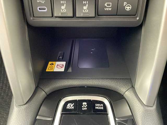 トヨタ カローラ クロス ハイブリッド Z 秋田県 2024(令6)年 0.7万km セメントグレーメタリック 4WD/純正ナビ(BT Miracast フルセグTV）/バックカメラ/アラウンドビューモニター/TOYOTAsafetySense/　・プリクラッシュセーフティ/　・レーダークルーズコントロール（全車速追従機能付き）/　・レーントレーシングアシスト/　・ロードサインアシスト/　・オートマチックハイビーム/　・ドライバー異常時対応システム/　・プロアクティブドライビングアシスト/　・パーキングサポートブレーキ（前後方静止物）/横滑り防止システム/パーキングアシスト/ETC/パノラマルーフ/パワーバックドア /D/N席シートヒーター/D/N席パワーシート/ステアリングヒーター /LEDヘッドライト/シーケンシャルウィンカー/フロントデアイサー/コーナーセンサー