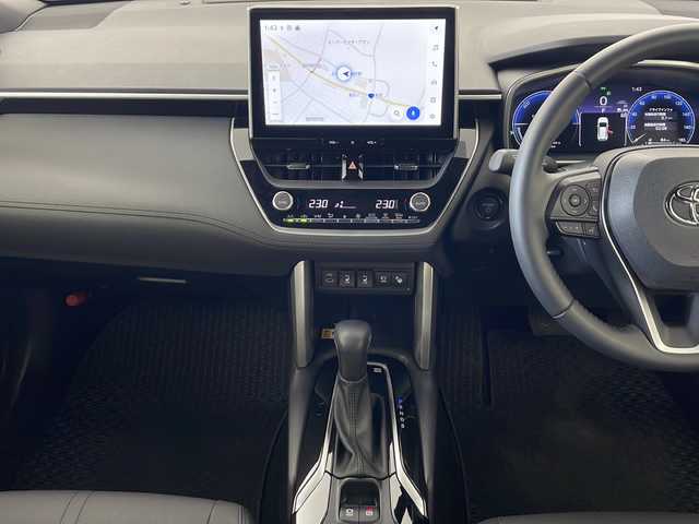 トヨタ カローラ クロス ハイブリッド Z 秋田県 2024(令6)年 0.7万km セメントグレーメタリック 4WD/純正ナビ(BT Miracast フルセグTV）/バックカメラ/アラウンドビューモニター/TOYOTAsafetySense/　・プリクラッシュセーフティ/　・レーダークルーズコントロール（全車速追従機能付き）/　・レーントレーシングアシスト/　・ロードサインアシスト/　・オートマチックハイビーム/　・ドライバー異常時対応システム/　・プロアクティブドライビングアシスト/　・パーキングサポートブレーキ（前後方静止物）/横滑り防止システム/パーキングアシスト/ETC/パノラマルーフ/パワーバックドア /D/N席シートヒーター/D/N席パワーシート/ステアリングヒーター /LEDヘッドライト/シーケンシャルウィンカー/フロントデアイサー/コーナーセンサー