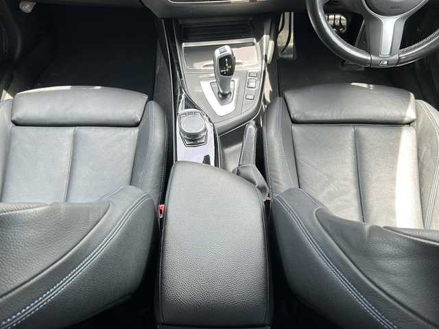 ＢＭＷ １１８ｄ Mスポーツ エディションシャドー 岐阜県 2018(平30)年 3.8万km 青 /純正HDDナビ//（BT/FM/AM/USB）//バックカメラ//前方ドライブレコーダー//レーダークルーズコントロール//パーキングアシスト//コーナーセンサー//レーンアシスト//純正LEDヘッドライト//純正18インチアルミホイール//前席パワーシート//本革シート//シートヒーター//スペアキー×1//プッシュスタート＆スマートキー
