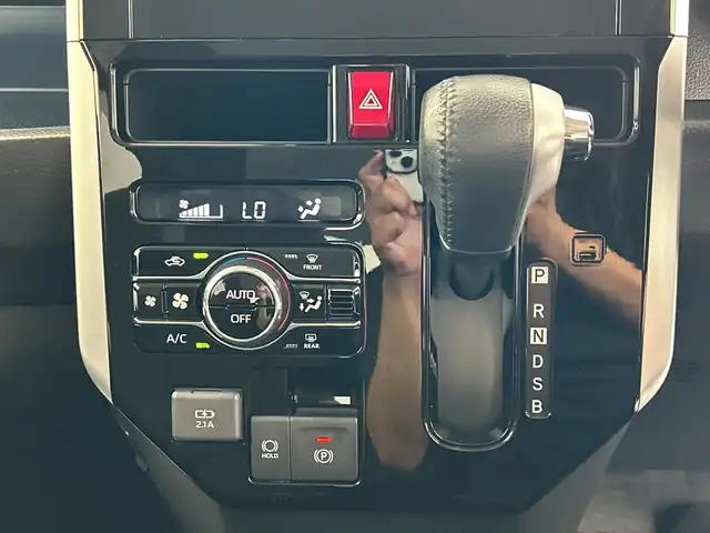 トヨタ ルーミー カスタムG 愛知県 2020(令2)年 2.6万km ブラックマイカメタリック/ファイアークォーツレッドメタリック 衝突軽減システム/純正SDナビ/モデリスタエアロ/両側パワースライドドア/レーダークルーズコントロール/シートヒーター/フルセグ/CD/DVD/Bluetooth/バックカメラ/Bluetooth/コーナーセンサー/純正アルミホイール/LEDヘッドライト/オートマチックハイビーム/ドライブレコーダー/ETC/ステアリングスイッチ/スマートキー/プッシュスタート