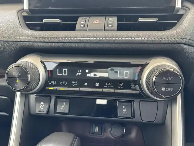 トヨタ ＲＡＶ４ G 愛知県 2021(令3)年 3.9万km ホワイトパールクリスタルシャイン ワンオーナー/純正ナビ　AM/FM/BT/Miracast/アダプティブクルーズコントロール/バックカメラ/アラウンドビューモニター/純正ラゲージソフトトレイ/純正トノカバー/電動リアゲート/前後ドライブレコーダー/ETCビルトイン/パワーシート/シートヒーター/ステアヒーター/レザーシート/前後コーナーセンサー/クリアランスソナー/USB入力端子/純正アルミホイール/純正フロアマット/ABS/横滑り防止装置/レーンキープアシスト/盗難防止装置/衝突被害軽減システム/オートマチックハイビーム/オートライト/パワーステアリング/パワーウィンドウ/電動格納式ミラー/スマートキー/スペアキー/ブレーキホールド/RCTA機能