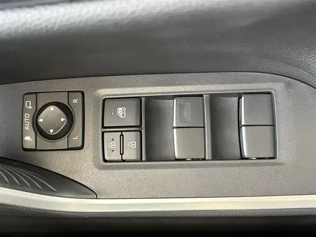 トヨタ ＲＡＶ４ G 愛知県 2021(令3)年 3.9万km ホワイトパールクリスタルシャイン ワンオーナー/純正ナビ　AM/FM/BT/Miracast/アダプティブクルーズコントロール/バックカメラ/アラウンドビューモニター/純正ラゲージソフトトレイ/純正トノカバー/電動リアゲート/前後ドライブレコーダー/ETCビルトイン/パワーシート/シートヒーター/ステアヒーター/レザーシート/前後コーナーセンサー/クリアランスソナー/USB入力端子/純正アルミホイール/純正フロアマット/ABS/横滑り防止装置/レーンキープアシスト/盗難防止装置/衝突被害軽減システム/オートマチックハイビーム/オートライト/パワーステアリング/パワーウィンドウ/電動格納式ミラー/スマートキー/スペアキー/ブレーキホールド/RCTA機能