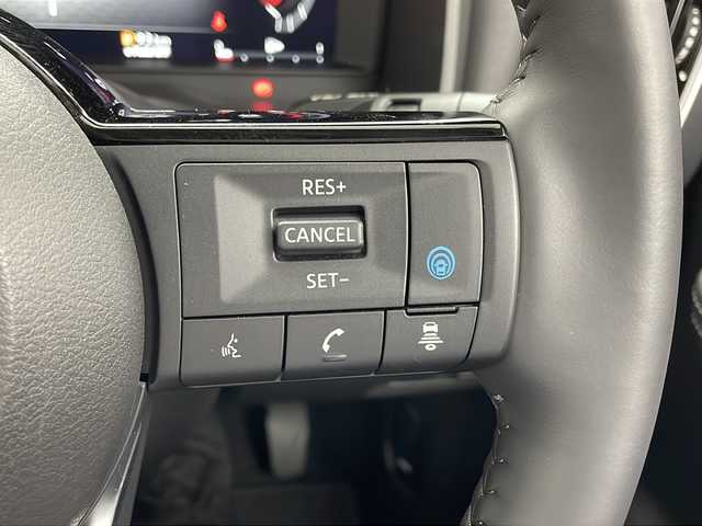 日産 エクストレイル G e－4ORCE 群馬県 2024(令6)年 0.9万km ブリリアントホワイトパール/スーパーブラック 2トーン 純正１２．３型ナビ　全周囲カメラ　ビルトインＥＴＣ２．０　前後ドラレコ　デジタルインナーミラー　レザーシート　パワーシート　シートヒーター　電動リアゲート　アダプティブクルーズコントロール　禁煙車