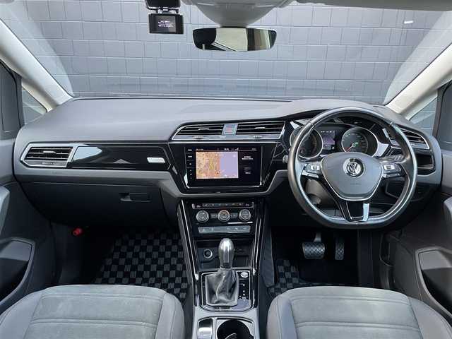 フォルクスワーゲン ゴルフ トゥーラン TDI ハイライン 三重県 2020(令2)年 4.4万km ディープブラックパールエフェクト ディスカバープロ/ACC/衝突軽減B/レーンチェンジアシスト/レーンキープアシスト/純正ナビ/バックカメラ/フルセグTV/AppleCarPlay/AndroidAuto/電動リアゲート/純正187インチアルミ/アンビエントライト/ETC車載器/LEDライト/7人乗り/ルーフレール/リアシェード