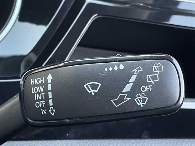 フォルクスワーゲン ゴルフ トゥーラン TDI ハイライン 三重県 2020(令2)年 4.4万km ディープブラックパールエフェクト ディスカバープロ/ACC/衝突軽減B/レーンチェンジアシスト/レーンキープアシスト/純正ナビ/バックカメラ/フルセグTV/AppleCarPlay/AndroidAuto/電動リアゲート/純正187インチアルミ/アンビエントライト/ETC車載器/LEDライト/7人乗り/ルーフレール/リアシェード