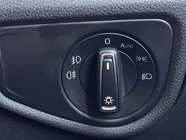 フォルクスワーゲン ゴルフ トゥーラン TDI ハイライン 三重県 2020(令2)年 4.4万km ディープブラックパールエフェクト ディスカバープロ/ACC/衝突軽減B/レーンチェンジアシスト/レーンキープアシスト/純正ナビ/バックカメラ/フルセグTV/AppleCarPlay/AndroidAuto/電動リアゲート/純正187インチアルミ/アンビエントライト/ETC車載器/LEDライト/7人乗り/ルーフレール/リアシェード