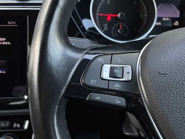 フォルクスワーゲン ゴルフ トゥーラン TDI ハイライン 三重県 2020(令2)年 4.4万km ディープブラックパールエフェクト ディスカバープロ/ACC/衝突軽減B/レーンチェンジアシスト/レーンキープアシスト/純正ナビ/バックカメラ/フルセグTV/AppleCarPlay/AndroidAuto/電動リアゲート/純正187インチアルミ/アンビエントライト/ETC車載器/LEDライト/7人乗り/ルーフレール/リアシェード