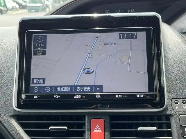 トヨタ エスクァイア Gi プレミアムパッケージ ブラックテーラード 奈良県 2020(令2)年 4.7万km ホワイトパールクリスタルシャイン 純正９インチナビ　/フルセグＴＶ　/BT/CD/DVD/SD/フリップダウンモニター　/両側パワースライドドア　/バックカメラ　/ＴＲＤフルエアロ/クルーズコントロール　/ハーフレザーシート　/シートヒーター　/衝突被害軽減システム　/スマートキー/ステアリングヒーター/ビルトインETC/純正15インチアルミホイール/フロアマット/前後コーナーセンサー/レーンキープアシスト