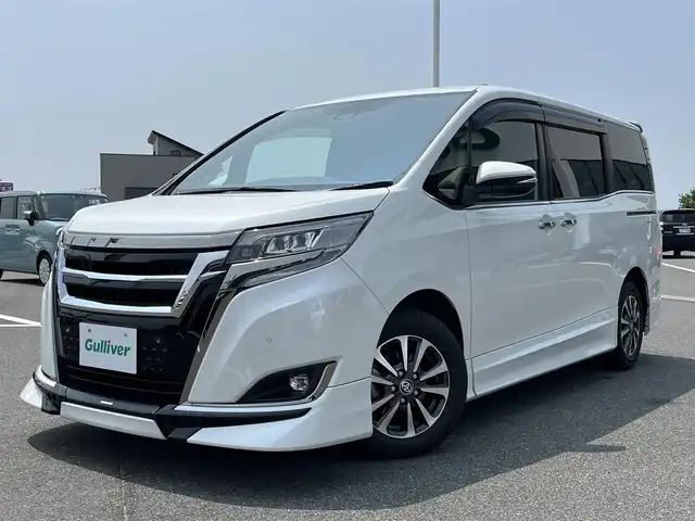 トヨタ エスクァイア Gi プレミアムパッケージ ブラックテーラード 奈良県 2020(令2)年 4.7万km ホワイトパールクリスタルシャイン 純正９インチナビ　/フルセグＴＶ　/BT/CD/DVD/SD/フリップダウンモニター　/両側パワースライドドア　/バックカメラ　/ＴＲＤフルエアロ/クルーズコントロール　/ハーフレザーシート　/シートヒーター　/衝突被害軽減システム　/スマートキー/ステアリングヒーター/ビルトインETC/純正15インチアルミホイール/フロアマット/前後コーナーセンサー/レーンキープアシスト