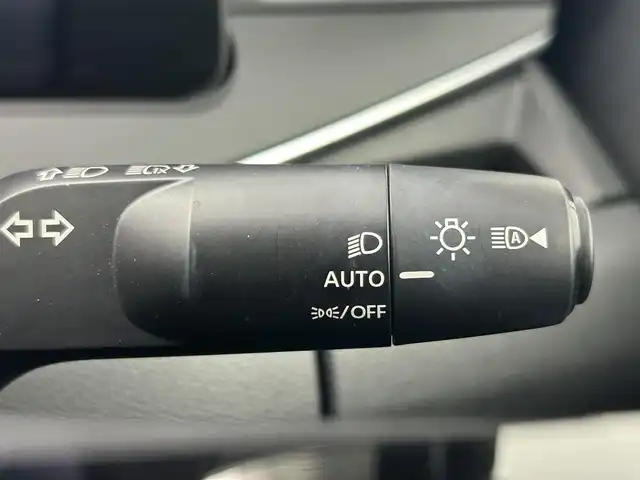 日産 ノート S 千葉県 2022(令4)年 2.4万km ブリリアントシルバー 360°セーフティアシスト/・エマージェンシーブレーキ/・車線逸脱警報/・車線逸脱防止/・後側方車両検知警報/・後側方衝突防止支援/全方位カメラ/社外7インチメモリナビ/BT AM FM/オートライト/オートハイビーム/ヘッドライトレベライザー/デジタルインナーミラー/パーキングスイッチ/ブレーキホールド/ドアバイザー/プッシュスタート/スマートキー/ETC
