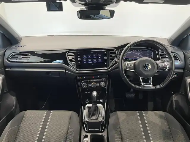 フォルクスワーゲン ＶＷ Ｔ－ロック TDI ブラックスタイル 福岡県 2022(令4)年 3.1万km 白 純正ナビ　/バックカメラ　/デジタルメータークラスター　/ＡＣＣ　/ＢＳＭ　/レーンキープ　/ＡｐｐｌｅＣａｒＰｌａｙ／Ａｎｄｒｏｉｄ　Ａｕｔｏ　/パワーバックドア　/スマートキー　/ＬＥＤライト　/専用１８インチＡＷ