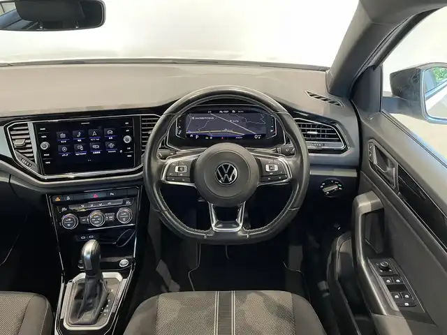 フォルクスワーゲン ＶＷ Ｔ－ロック TDI ブラックスタイル 福岡県 2022(令4)年 3.1万km 白 純正ナビ　/バックカメラ　/デジタルメータークラスター　/ＡＣＣ　/ＢＳＭ　/レーンキープ　/ＡｐｐｌｅＣａｒＰｌａｙ／Ａｎｄｒｏｉｄ　Ａｕｔｏ　/パワーバックドア　/スマートキー　/ＬＥＤライト　/専用１８インチＡＷ