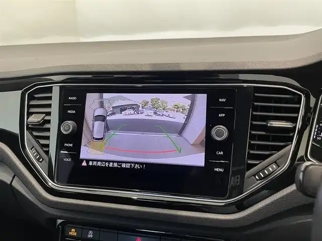 フォルクスワーゲン ＶＷ Ｔ－ロック TDI ブラックスタイル 福岡県 2022(令4)年 3.1万km 白 純正ナビ　/バックカメラ　/デジタルメータークラスター　/ＡＣＣ　/ＢＳＭ　/レーンキープ　/ＡｐｐｌｅＣａｒＰｌａｙ／Ａｎｄｒｏｉｄ　Ａｕｔｏ　/パワーバックドア　/スマートキー　/ＬＥＤライト　/専用１８インチＡＷ