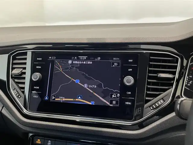 フォルクスワーゲン ＶＷ Ｔ－ロック TDI ブラックスタイル 福岡県 2022(令4)年 3.1万km 白 純正ナビ　/バックカメラ　/デジタルメータークラスター　/ＡＣＣ　/ＢＳＭ　/レーンキープ　/ＡｐｐｌｅＣａｒＰｌａｙ／Ａｎｄｒｏｉｄ　Ａｕｔｏ　/パワーバックドア　/スマートキー　/ＬＥＤライト　/専用１８インチＡＷ