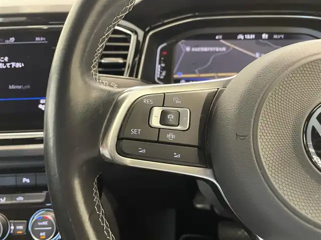 フォルクスワーゲン ＶＷ Ｔ－ロック TDI ブラックスタイル 福岡県 2022(令4)年 3.1万km 白 純正ナビ　/バックカメラ　/デジタルメータークラスター　/ＡＣＣ　/ＢＳＭ　/レーンキープ　/ＡｐｐｌｅＣａｒＰｌａｙ／Ａｎｄｒｏｉｄ　Ａｕｔｏ　/パワーバックドア　/スマートキー　/ＬＥＤライト　/専用１８インチＡＷ