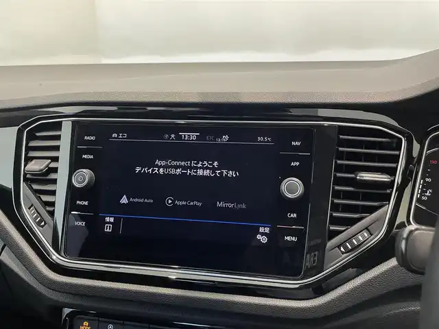 フォルクスワーゲン ＶＷ Ｔ－ロック TDI ブラックスタイル 福岡県 2022(令4)年 3.1万km 白 純正ナビ　/バックカメラ　/デジタルメータークラスター　/ＡＣＣ　/ＢＳＭ　/レーンキープ　/ＡｐｐｌｅＣａｒＰｌａｙ／Ａｎｄｒｏｉｄ　Ａｕｔｏ　/パワーバックドア　/スマートキー　/ＬＥＤライト　/専用１８インチＡＷ