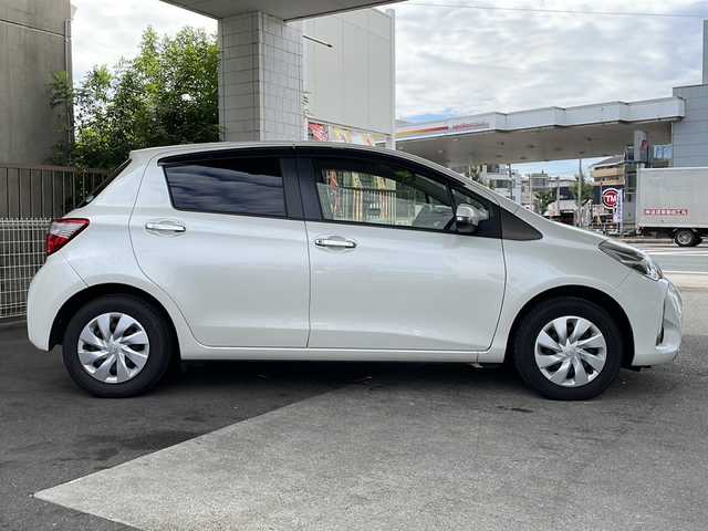 トヨタ ヴィッツ F セーフティーエディションⅢ 京都府 2019(令1)年 5.8万km ホワイトパールクリスタルシャイン 純正ナビ　/Ｂｌｕｅｔｏｏｔｈ接続　/フルセグＴＶ/バックカメラ　/禁煙車　/レーンキープアシスト　/衝突被害軽減システム　/電格ミラー/ウィンカーミラー　　/ドアバイザー　/フォグランプ　/ＬＥＤヘッドライト/オートマチックハイビーム/ワンオーナー/プッシュスタート