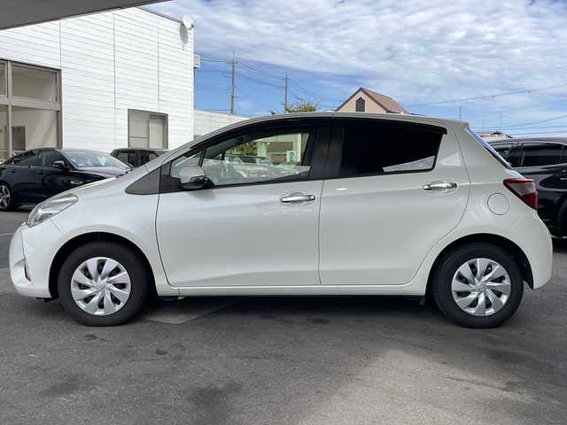 トヨタ ヴィッツ F セーフティーエディションⅢ 京都府 2019(令1)年 5.8万km ホワイトパールクリスタルシャイン 純正ナビ　/Ｂｌｕｅｔｏｏｔｈ接続　/フルセグＴＶ/バックカメラ　/禁煙車　/レーンキープアシスト　/衝突被害軽減システム　/電格ミラー/ウィンカーミラー　　/ドアバイザー　/フォグランプ　/ＬＥＤヘッドライト/オートマチックハイビーム/ワンオーナー/プッシュスタート