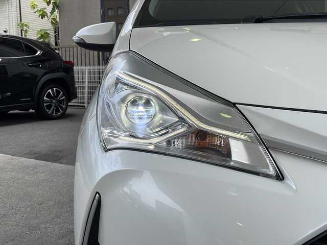トヨタ ヴィッツ F セーフティーエディションⅢ 京都府 2019(令1)年 5.8万km ホワイトパールクリスタルシャイン 純正ナビ　/Ｂｌｕｅｔｏｏｔｈ接続　/フルセグＴＶ/バックカメラ　/禁煙車　/レーンキープアシスト　/衝突被害軽減システム　/電格ミラー/ウィンカーミラー　　/ドアバイザー　/フォグランプ　/ＬＥＤヘッドライト/オートマチックハイビーム/ワンオーナー/プッシュスタート