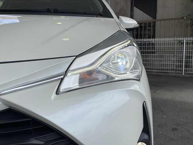 トヨタ ヴィッツ F セーフティーエディションⅢ 京都府 2019(令1)年 5.8万km ホワイトパールクリスタルシャイン 純正ナビ　/Ｂｌｕｅｔｏｏｔｈ接続　/フルセグＴＶ/バックカメラ　/禁煙車　/レーンキープアシスト　/衝突被害軽減システム　/電格ミラー/ウィンカーミラー　　/ドアバイザー　/フォグランプ　/ＬＥＤヘッドライト/オートマチックハイビーム/ワンオーナー/プッシュスタート