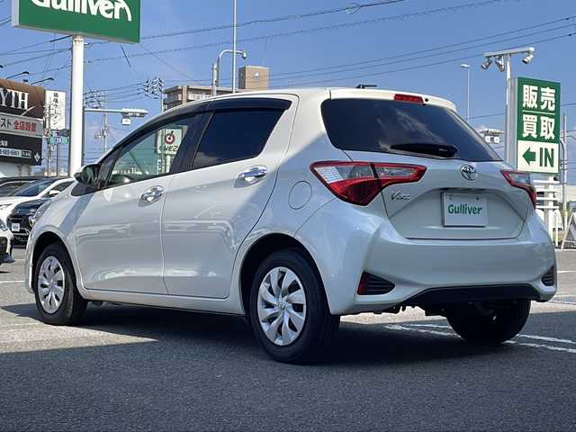 トヨタ ヴィッツ F セーフティーエディションⅢ 徳島県 2019(令1)年 5.8万km ホワイトパールクリスタルシャイン 純正7型ナビ　/（BT/フルセグ/CD/ラジオ）/バックカメラ/レーンキープアシスト　/衝突被害軽減システム　/ETC/電格ミラー/ウィンカーミラー　　/ドアバイザー　/フォグランプ　/ＬＥＤヘッドライト/オートライト/オートマチックハイビーム/ワンオーナー/ステアリングリモコン/プッシュスタート/純正フロアマット