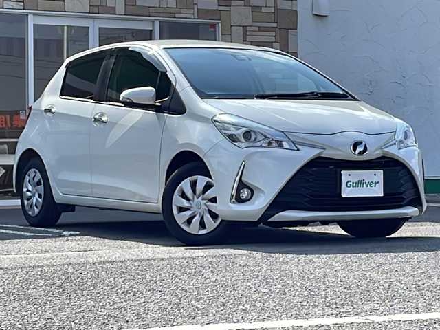 トヨタ ヴィッツ F セーフティーエディションⅢ 徳島県 2019(令1)年 5.8万km ホワイトパールクリスタルシャイン 純正7型ナビ　/（BT/フルセグ/CD/ラジオ）/バックカメラ/レーンキープアシスト　/衝突被害軽減システム　/ETC/電格ミラー/ウィンカーミラー　　/ドアバイザー　/フォグランプ　/ＬＥＤヘッドライト/オートライト/オートマチックハイビーム/ワンオーナー/ステアリングリモコン/プッシュスタート/純正フロアマット