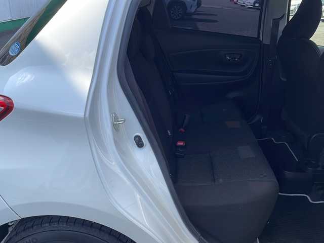 トヨタ ヴィッツ F セーフティーエディションⅢ 徳島県 2019(令1)年 5.8万km ホワイトパールクリスタルシャイン 純正7型ナビ　/（BT/フルセグ/CD/ラジオ）/バックカメラ/レーンキープアシスト　/衝突被害軽減システム　/ETC/電格ミラー/ウィンカーミラー　　/ドアバイザー　/フォグランプ　/ＬＥＤヘッドライト/オートライト/オートマチックハイビーム/ワンオーナー/ステアリングリモコン/プッシュスタート/純正フロアマット