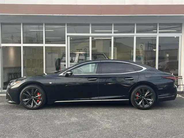 レクサス ＬＳ 500 Fスポーツ 山口県 2024(令6)年 1.2万km グラファイトブラックガラスフレーク 法人ワンオーナー/12.3inディスプレイオーディオプラス/ナビ・TV・BT・HDMI・USB/TVキット/パノラミックビューカメラ/ムーンルーフ/オレンジブレーキキャリパー/革/ウルトラスエードコンビスポーツシート/前席パワーシート/前席シートベンチレーション/全席シートヒーター/ハンズフリーパワートランクリッド/セーフティシステムプラス/レクサスチームメイト/デジタルインナーミラー