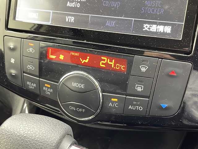 日産 セレナ HWS S HV Vセレ +SeftyⅡ 大阪府 2016(平28)年 4.9万km ブリリアントホワイトパール 純正9インチナビ/・AM/FM/・フルセグTV/・CD/DVD/・Bluetooth/・AUX/純正フリップダウンモニター/アラウンドビューモニター/両側パワースライドドア/ETC/クルーズコントロール/LEDヘッドライト/前後コーナーセンサー/オートライト