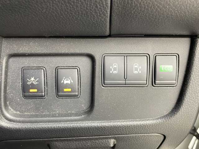 日産 セレナ HWS S HV Vセレ +SeftyⅡ 大阪府 2016(平28)年 4.9万km ブリリアントホワイトパール 純正9インチナビ/・AM/FM/・フルセグTV/・CD/DVD/・Bluetooth/・AUX/純正フリップダウンモニター/アラウンドビューモニター/両側パワースライドドア/ETC/クルーズコントロール/LEDヘッドライト/前後コーナーセンサー/オートライト