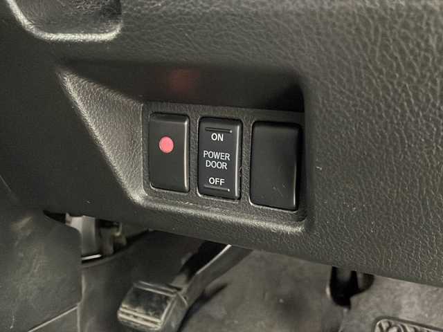 日産 セレナ HWS S HV Vセレ +SeftyⅡ 大阪府 2016(平28)年 4.9万km ブリリアントホワイトパール 純正9インチナビ/・AM/FM/・フルセグTV/・CD/DVD/・Bluetooth/・AUX/純正フリップダウンモニター/アラウンドビューモニター/両側パワースライドドア/ETC/クルーズコントロール/LEDヘッドライト/前後コーナーセンサー/オートライト